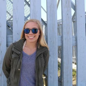 Meet your Posher, Hayley